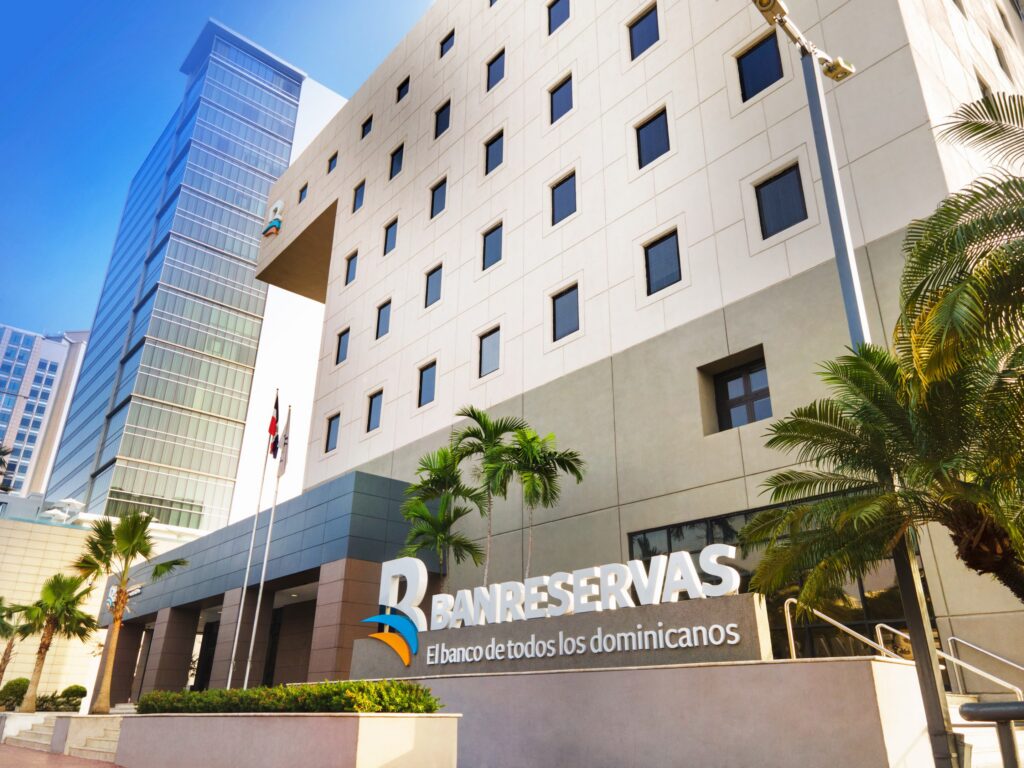 Banreservas consolida su liderazgo con calificación “AAA” de Feller Rate