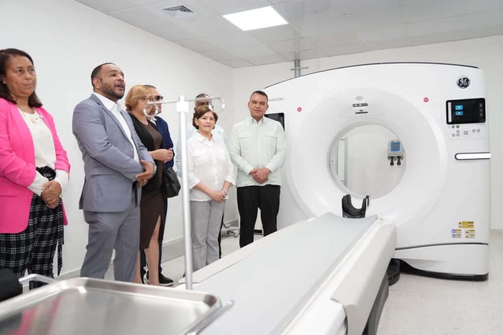 SNS entrega tomógrafo de última generación al Hospital Provincial Nuestra Señora de Regla en Baní