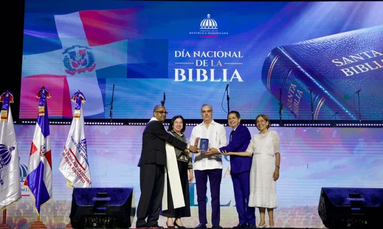 Comunidad Cristiana Nacional reconoce al presidente Abinader por su respaldo a la fe y a la Biblia durante seis años consecutivos