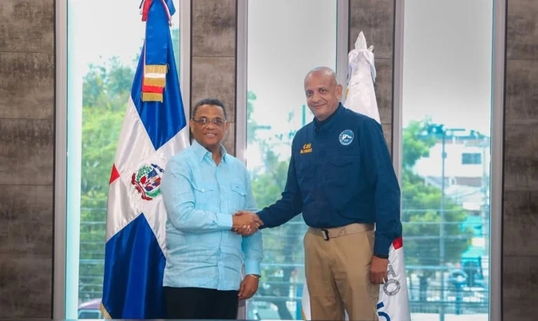 Director del COE y el Departamento Aeroportuario coordinan uso de aeropuertos, aeródromos y helipuertos para emergencias y desastres