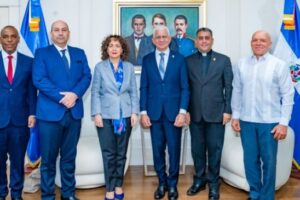 Presidente del Senado recibe a embajadora de España y abordan cooperación en ciberseguridad