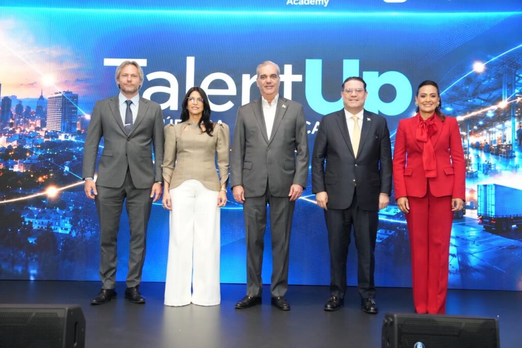 Ministro Yayo Sanz Lovatón anuncia 15 mil becas para la formación de talentos de cara a la industria 5.0