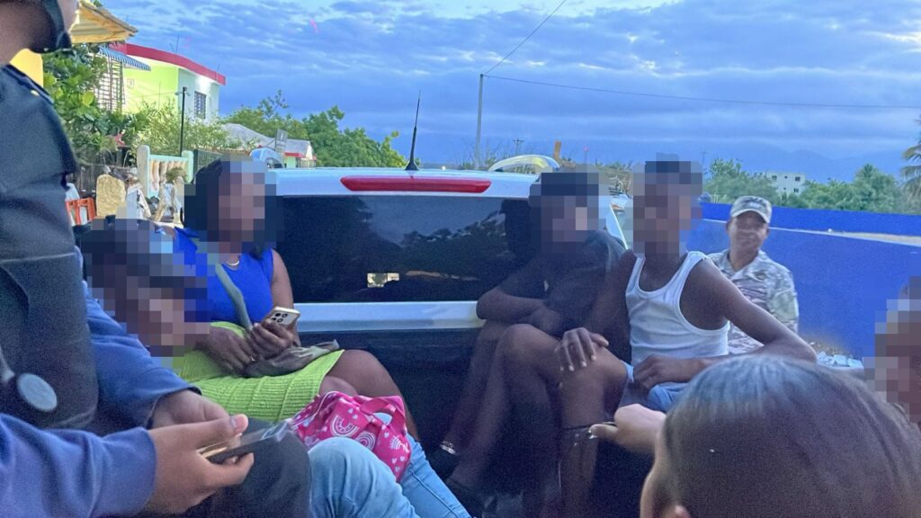 Migración detiene 149 extranjeros indocumentados durante jornada de control migratorio en Elias Piña