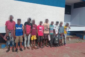 Amplio despliegue de Migración en Tenares culmina con 57 extranjeros detenidos