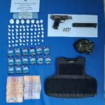 DNCD interviene el sector la barranca de la La Vega ; ocupa drogas,una pistola y un cheleco antibalas