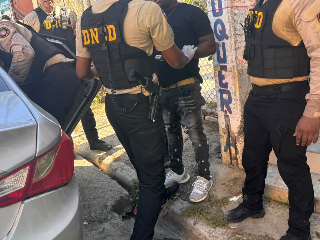 Incautan más de 19,000 gramos de distintos narcóticos y arrestan 10 personas en el GSD