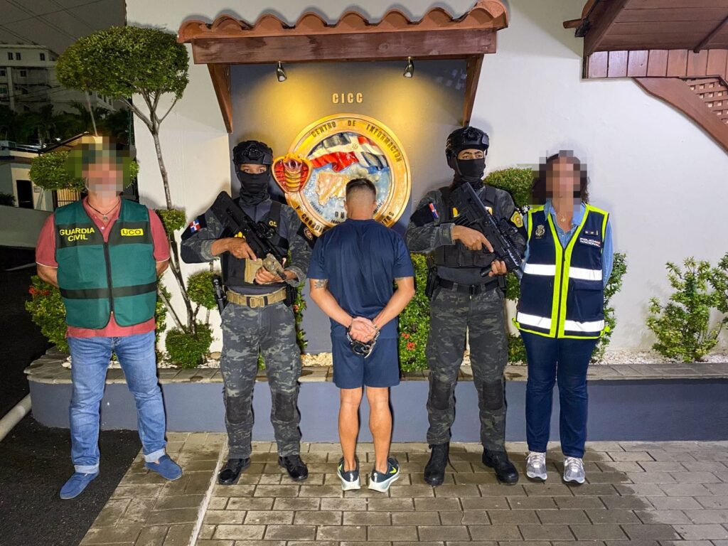 RD captura con la cooperación de varias agencias internacionales a español requerido en su país por tráfico de drogas y lavado de activos
