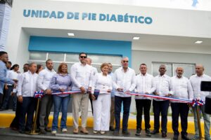 Presidente Abinader y titular SNS entregan nuevas unidades de Hemodiálisis y Pie Diabético en San José de Ocoa