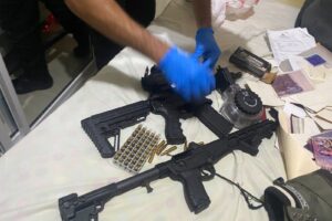 Ocupan más de 4,900 gramos de drogas, armas de alto calibre y municiones en el GSD