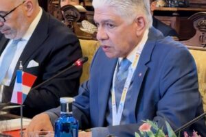 Eduardo Estrella destaca en cumbre iberoamericana inversiones que conectan a RD e impulsan el comercio y el turismo